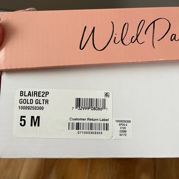 Gold sequin heels. Size 5 - Picture 2 of 5